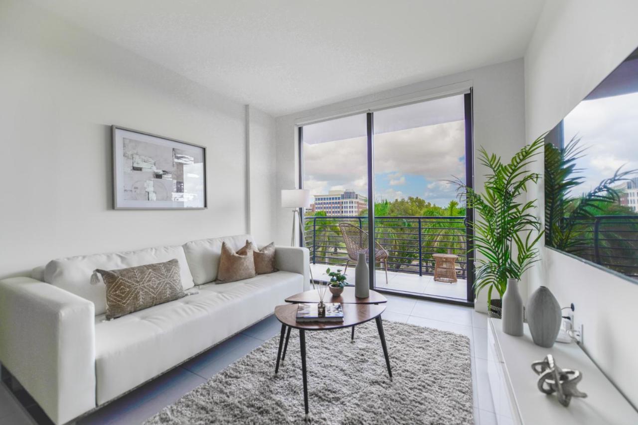 Cozy 1- 1 Bedroom Steps From Downtown Doral Park Miami Exterior foto