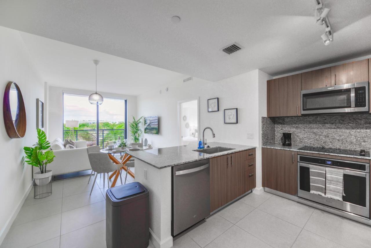 Cozy 1- 1 Bedroom Steps From Downtown Doral Park Miami Exterior foto