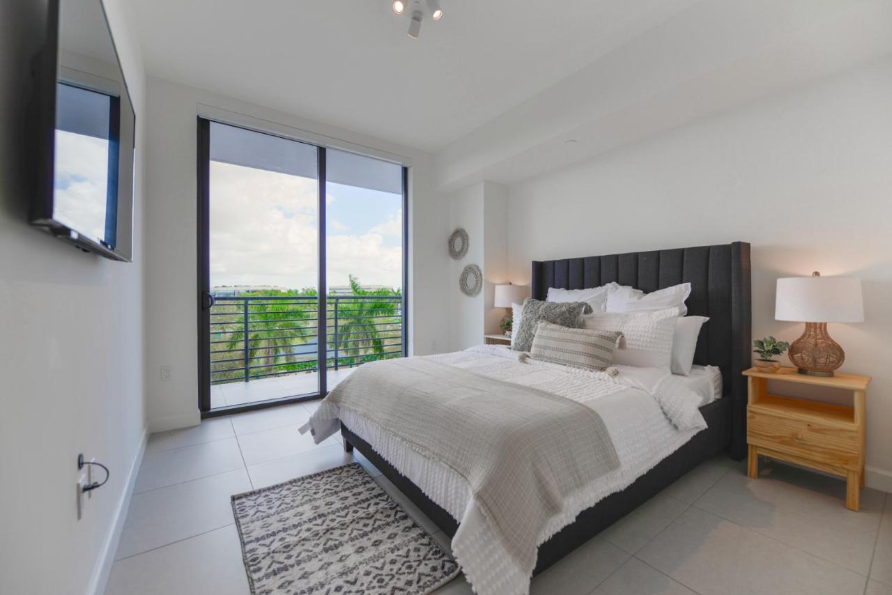 Cozy 1- 1 Bedroom Steps From Downtown Doral Park Miami Exterior foto