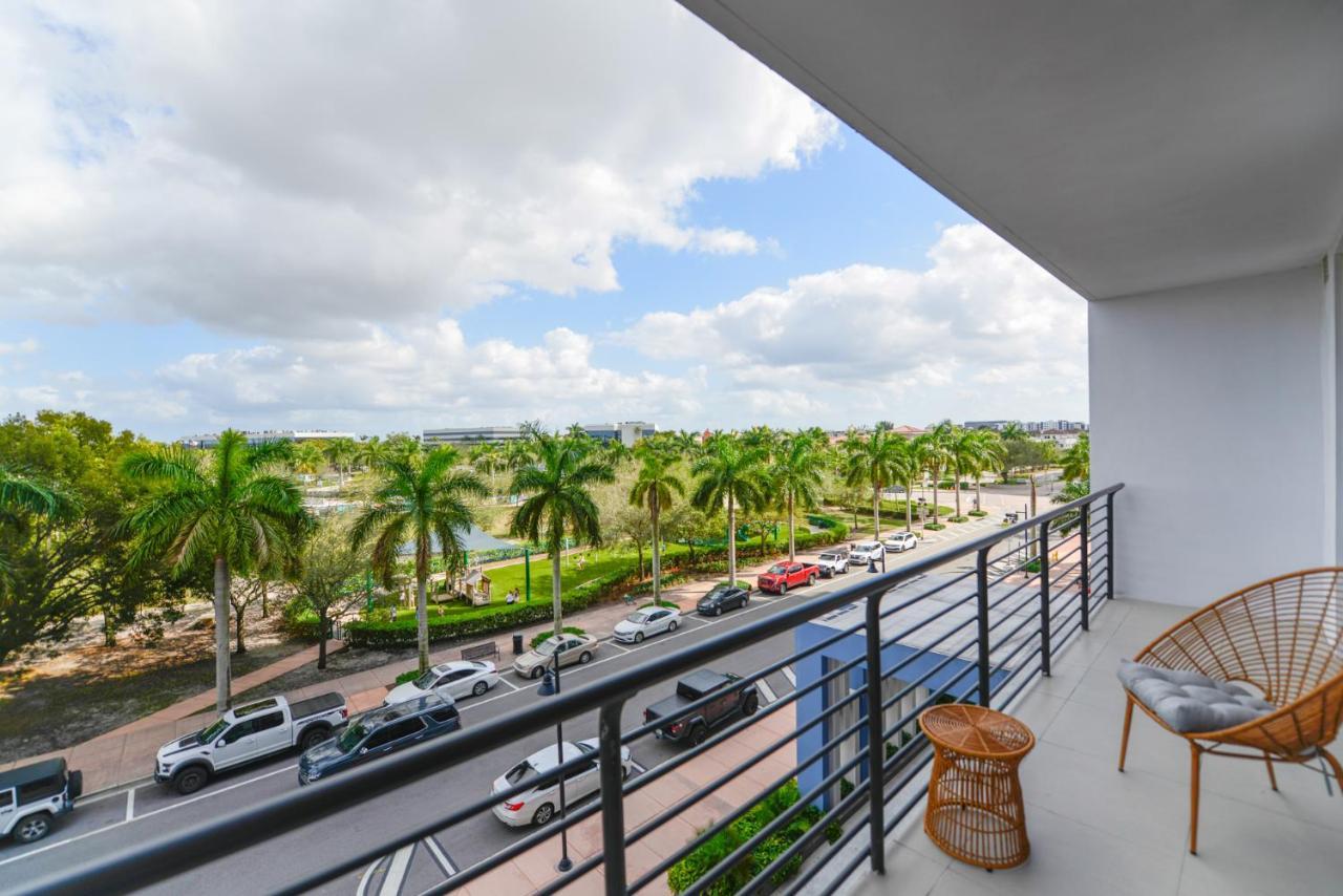 Cozy 1- 1 Bedroom Steps From Downtown Doral Park Miami Exterior foto