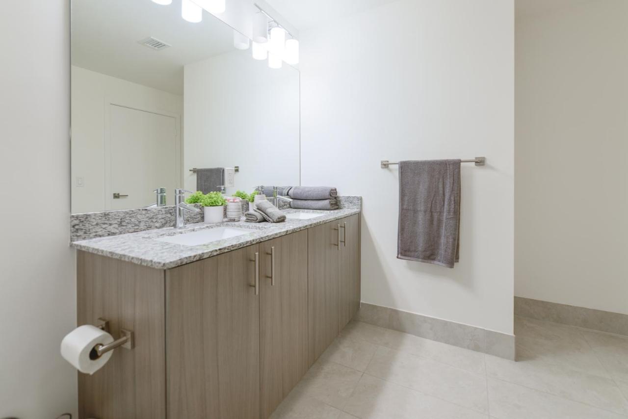 Cozy 1- 1 Bedroom Steps From Downtown Doral Park Miami Exterior foto