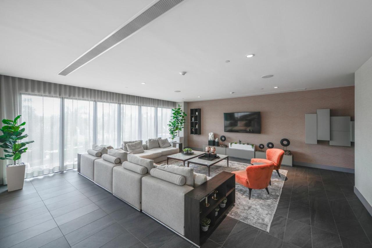 Cozy 1- 1 Bedroom Steps From Downtown Doral Park Miami Exterior foto