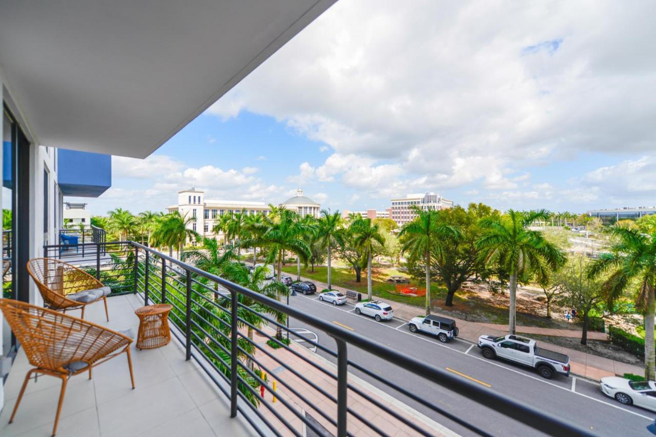 Cozy 1- 1 Bedroom Steps From Downtown Doral Park Miami Exterior foto